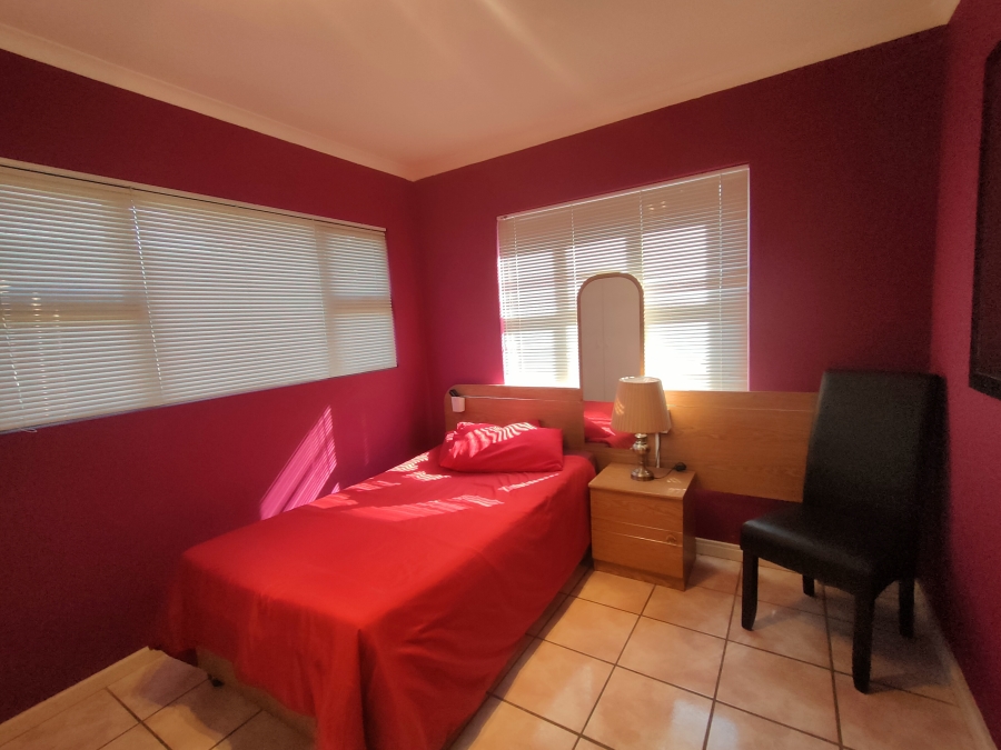 8 Bedroom Property for Sale in Wavecrest Eastern Cape